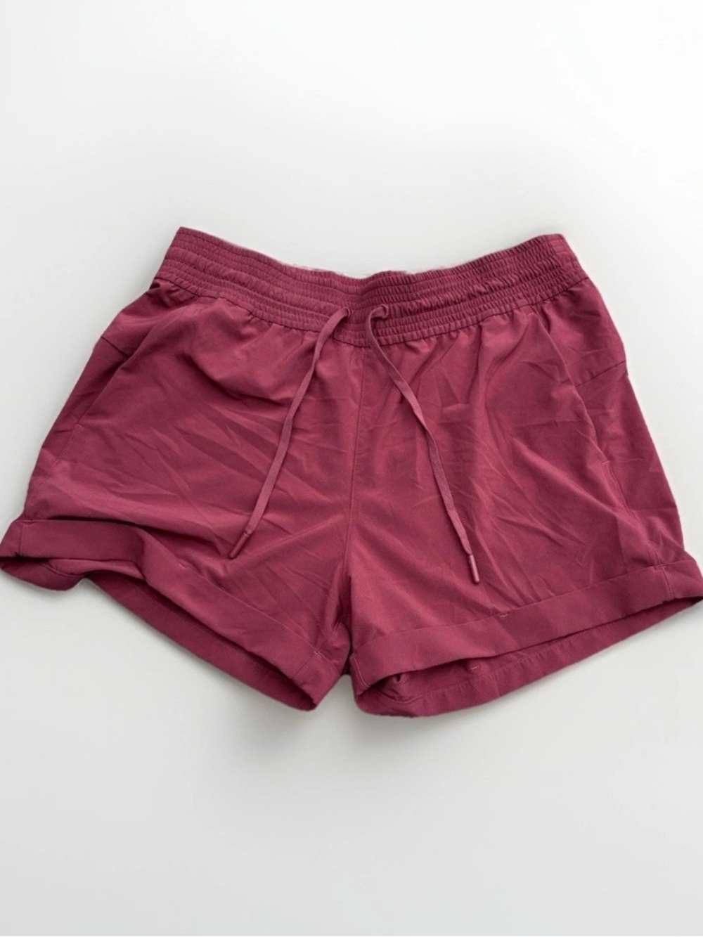 Lululemon Womens Spring Break Away Shorts Size 6 Red Casual Athleisure